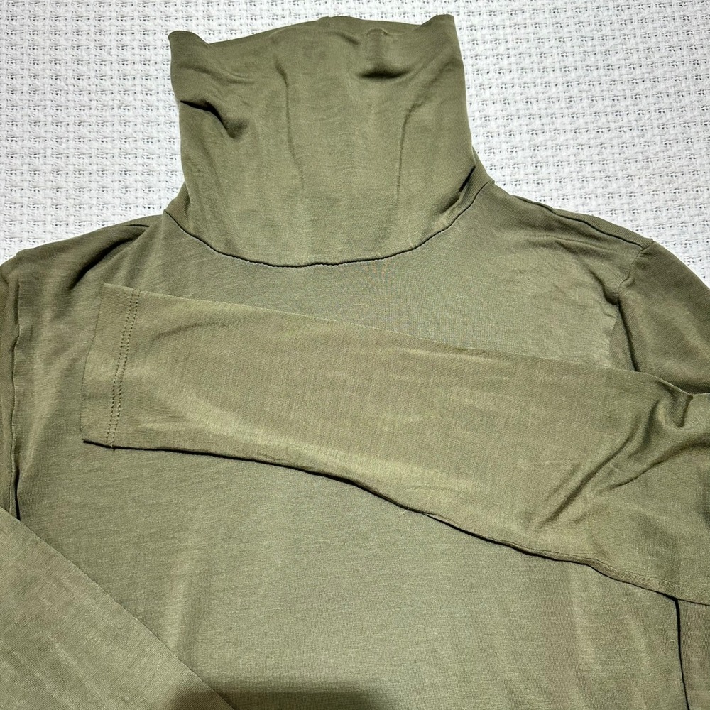 J. Crew Turtleneck Top Women‎ Med Olive Green 100% Tencel Lyocell Layering Silky - Picture 9 of 16
